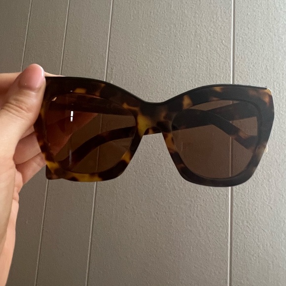 Loewe Sunglasses - Picture 3 of 5